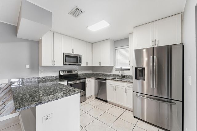 2501 NW 99th Avenue, Coral Springs, FL 33065