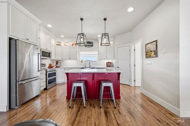 27204 Serenity Ln, Caldwell, ID 83607