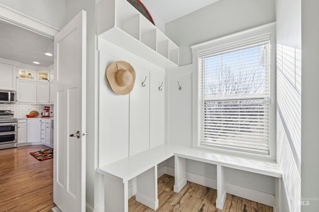 27204 Serenity Ln, Caldwell, ID 83607