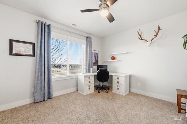 27204 Serenity Ln, Caldwell, ID 83607