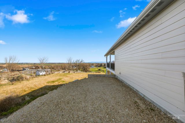 27204 Serenity Ln, Caldwell, ID 83607