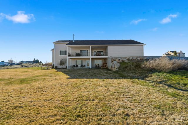 27204 Serenity Ln, Caldwell, ID 83607