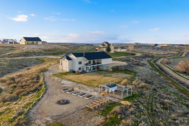 27204 Serenity Ln, Caldwell, ID 83607