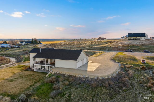 27204 Serenity Ln, Caldwell, ID 83607