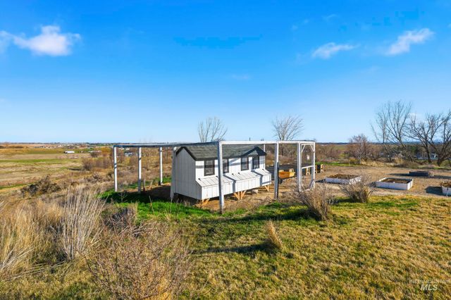 27204 Serenity Ln, Caldwell, ID 83607