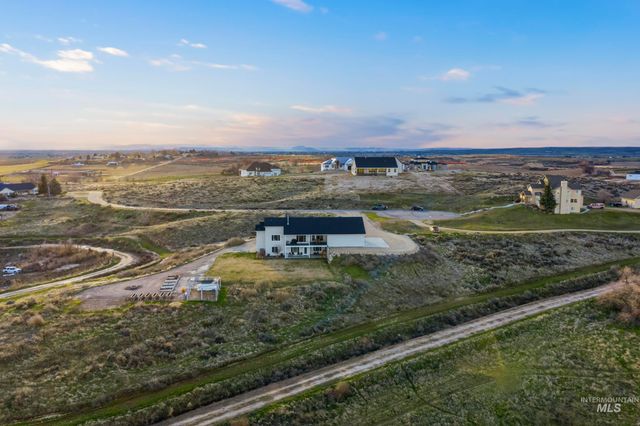 27204 Serenity Ln, Caldwell, ID 83607