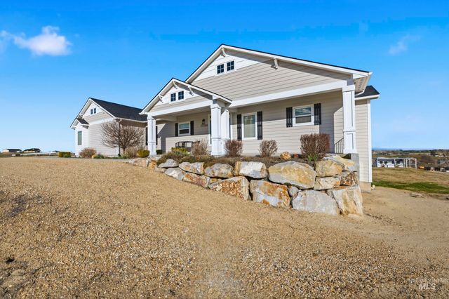 27204 Serenity Ln, Caldwell, ID 83607