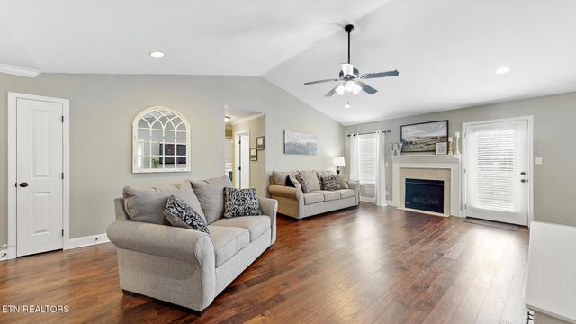 1996 Olivia Circle, Loudon, TN 37774