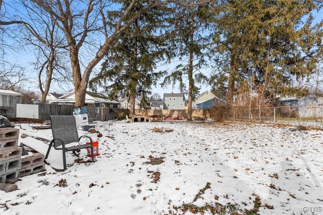 104 Garden City Drive, Salina, NY 13211