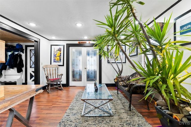 104 Garden City Drive, Salina, NY 13211