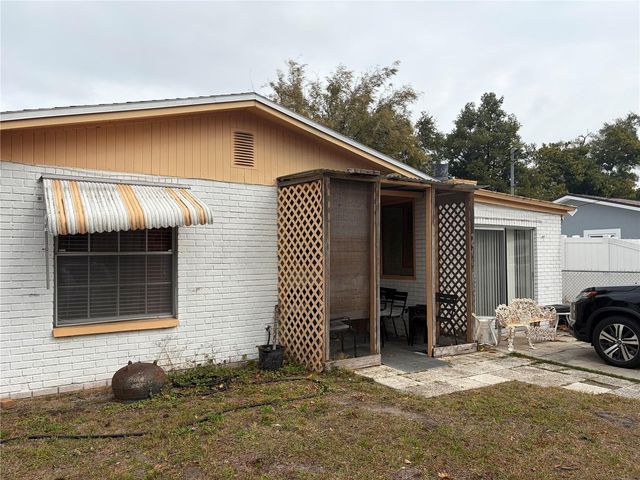 8723 N RIVER FOREST CIRCLE, Tampa, FL 33604