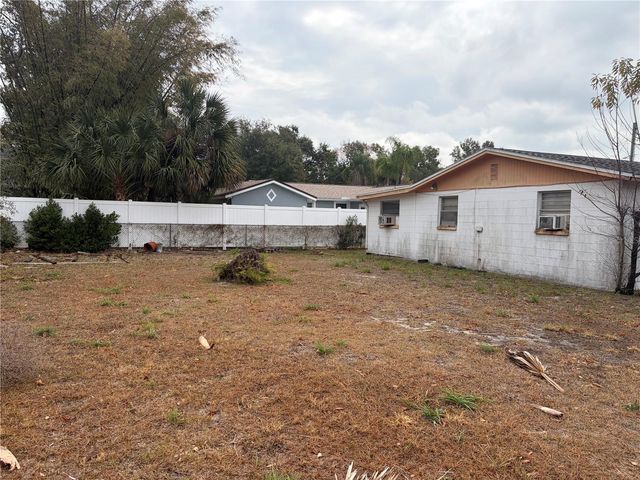 8723 N RIVER FOREST CIRCLE, Tampa, FL 33604