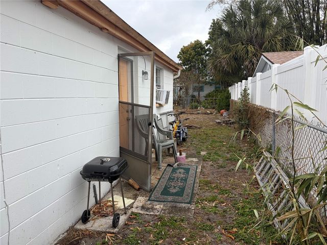 8723 N RIVER FOREST CIRCLE, Tampa, FL 33604