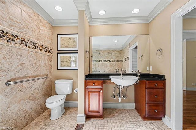 400 Maegeo Drive, Lexington, NC 27292