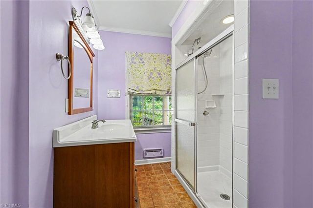 400 Maegeo Drive, Lexington, NC 27292