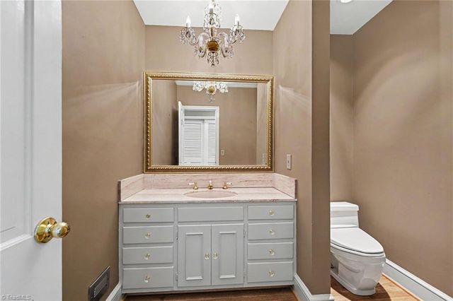 400 Maegeo Drive, Lexington, NC 27292