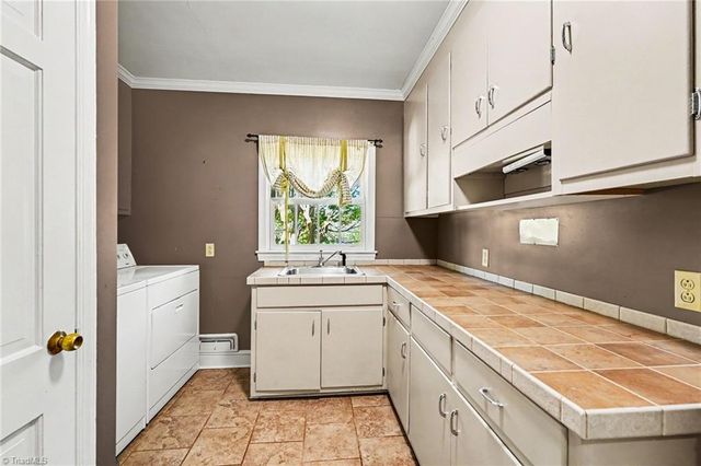 400 Maegeo Drive, Lexington, NC 27292