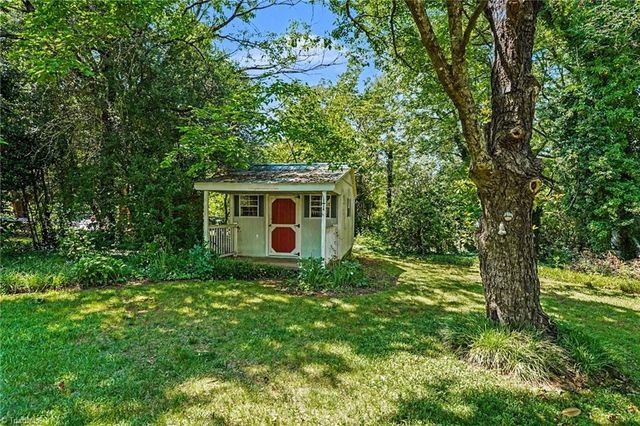 400 Maegeo Drive, Lexington, NC 27292