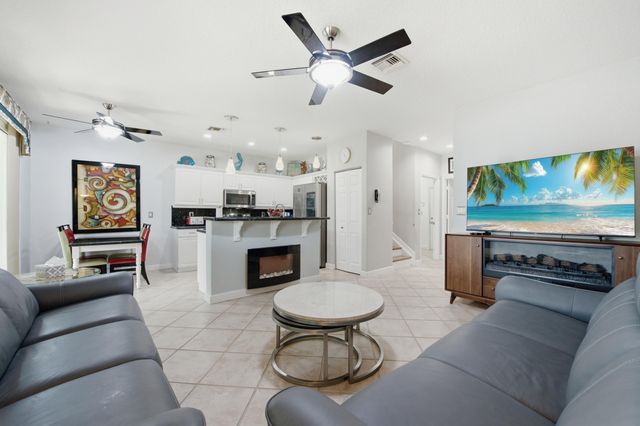 9807 NW 20th Street, Pembroke Pines, FL 33024