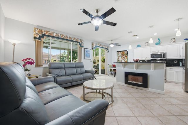9807 NW 20th Street, Pembroke Pines, FL 33024