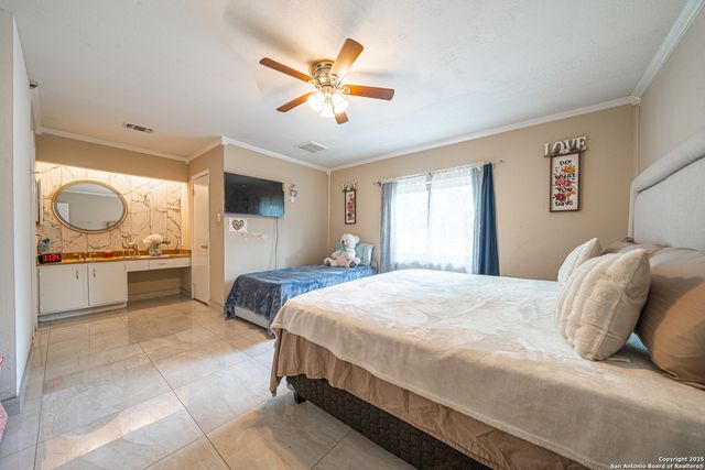 4918 Brookhead, Schertz, TX 78108