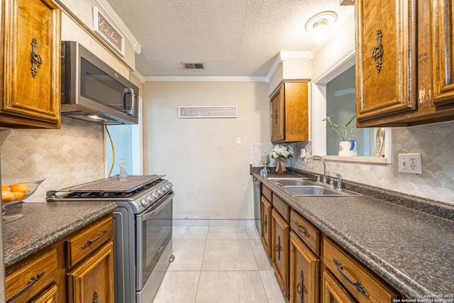 4918 Brookhead, Schertz, TX 78108
