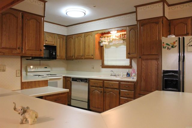 5100 Arlington Drive, North Little Rock, AR 72116