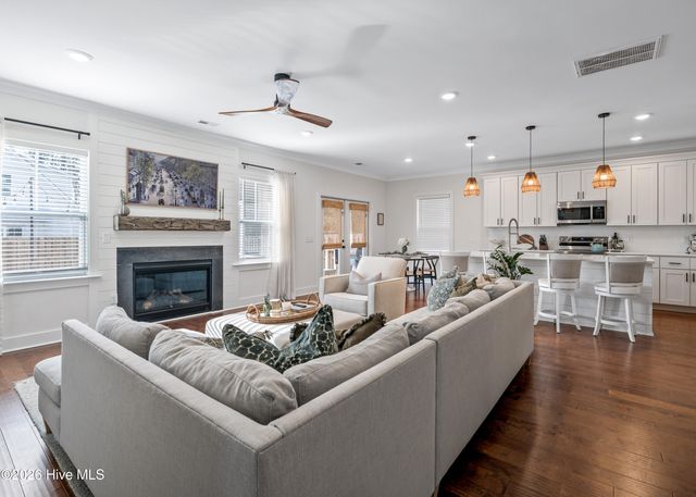 6132 Bailey Buck Road, Wilmington, NC 28409