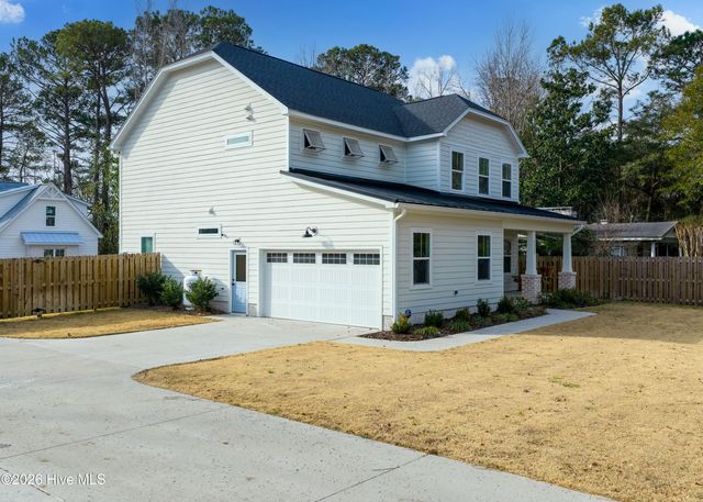 6132 Bailey Buck Road, Wilmington, NC 28409