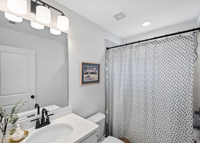 6132 Bailey Buck Road, Wilmington, NC 28409