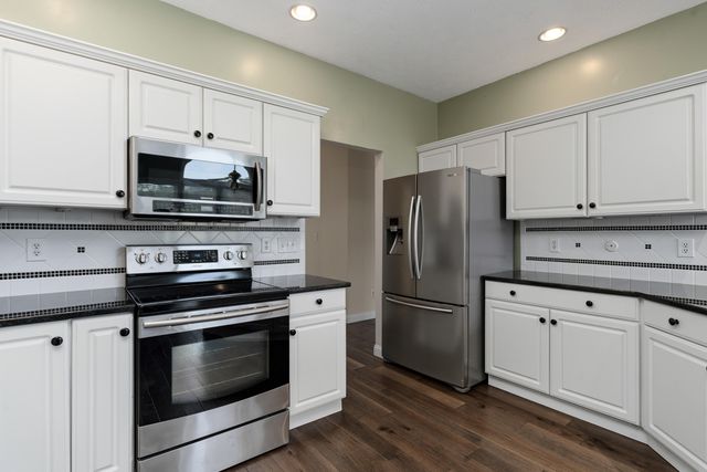 7847 Kings Ridge Circle 7847 Kings Ridge Circle, Fairborn, OH 45324