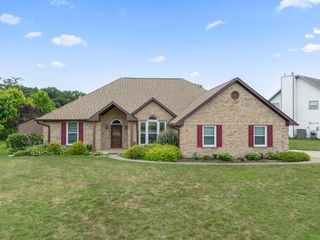7847 Kings Ridge Circle 7847 Kings Ridge Circle, Fairborn, OH 45324
