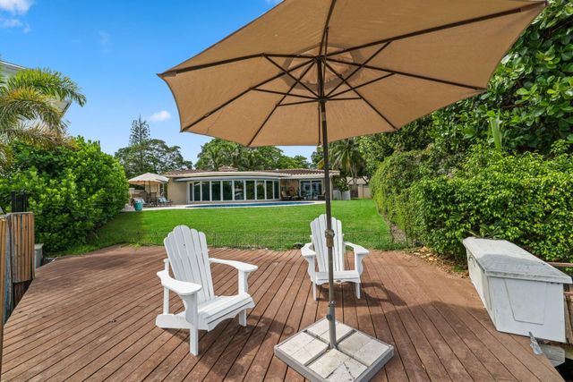 910 Banyan Drive, Delray Beach, FL 33483