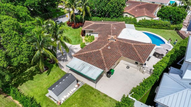 910 Banyan Drive, Delray Beach, FL 33483