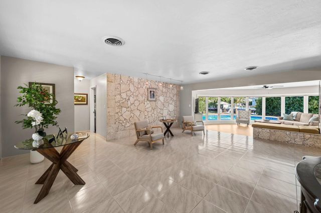 910 Banyan Drive, Delray Beach, FL 33483