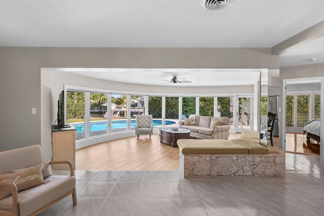 910 Banyan Drive, Delray Beach, FL 33483