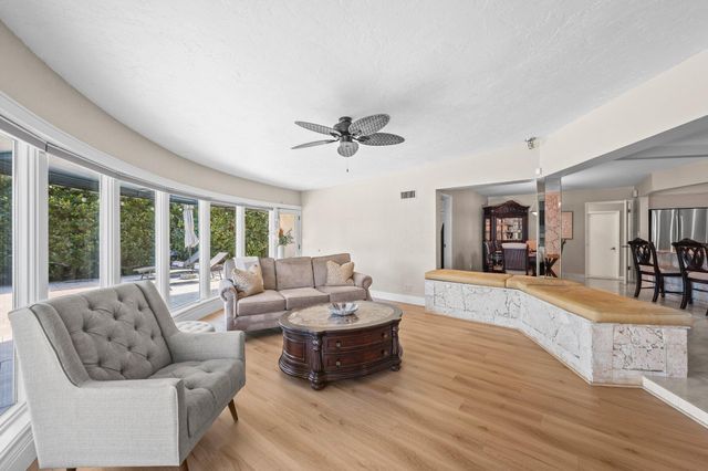 910 Banyan Drive, Delray Beach, FL 33483