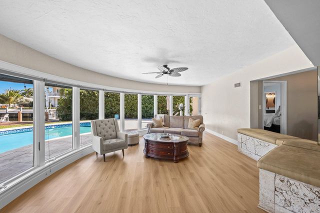 910 Banyan Drive, Delray Beach, FL 33483