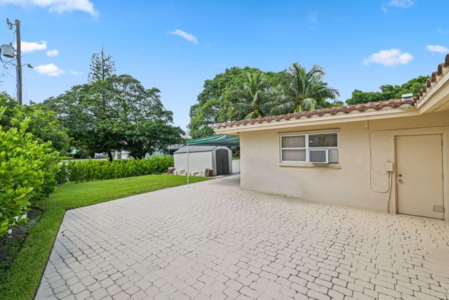910 Banyan Drive, Delray Beach, FL 33483