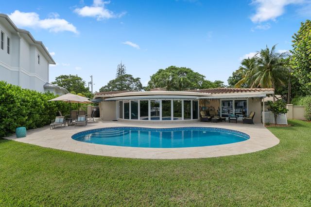 910 Banyan Drive, Delray Beach, FL 33483