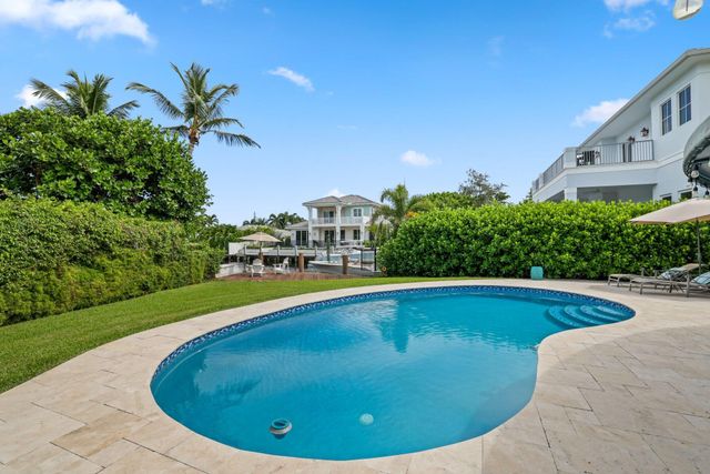 910 Banyan Drive, Delray Beach, FL 33483