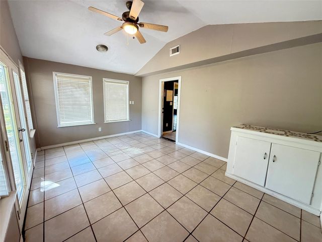 1608 Michael Street, El Campo, TX 77437