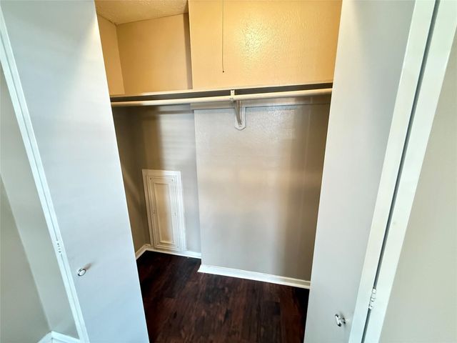 1608 Michael Street, El Campo, TX 77437