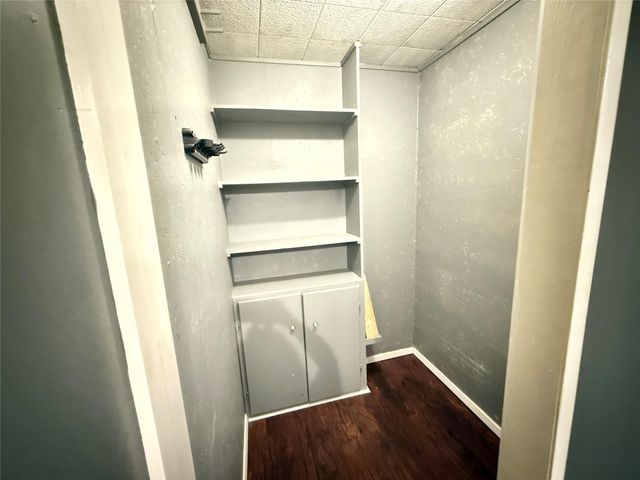 1608 Michael Street, El Campo, TX 77437