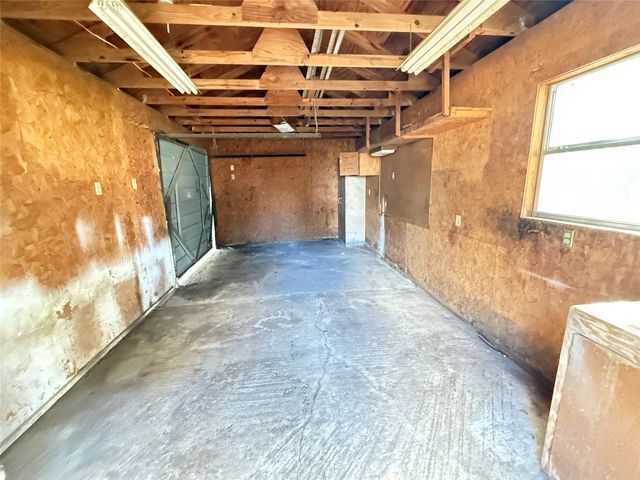 1608 Michael Street, El Campo, TX 77437