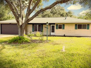1608 Michael Street, El Campo, TX 77437