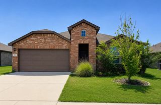 7924 Oaktown Drive, Fort Worth, TX 76131