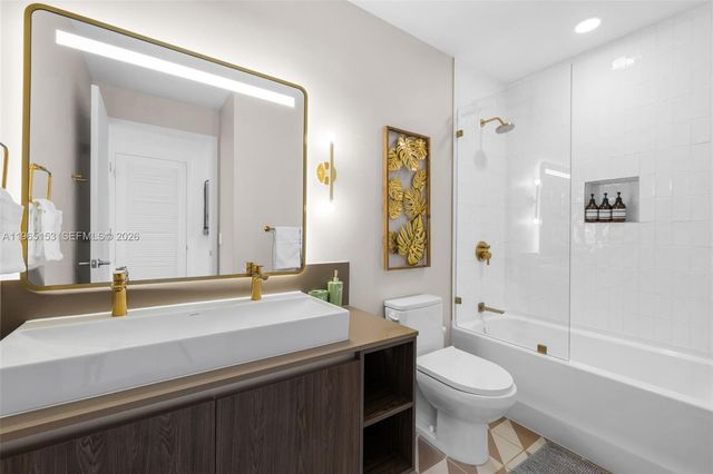 159 NE 6th St 4906, Miami, FL 33132