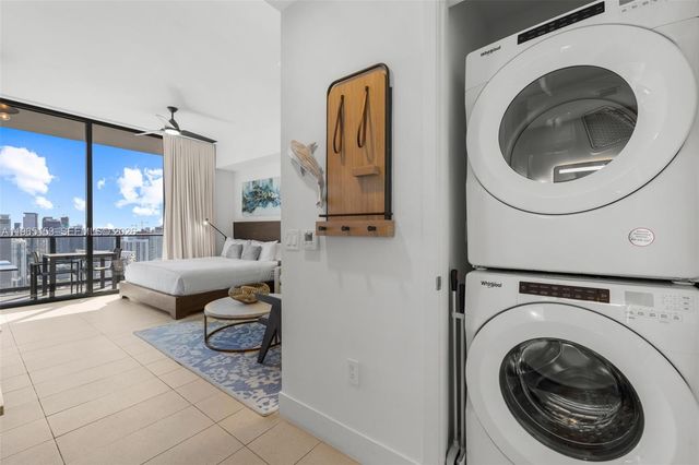 159 NE 6th St 4906, Miami, FL 33132