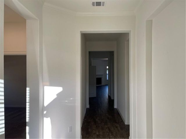 208 Baralo ST, Leander, TX 78641